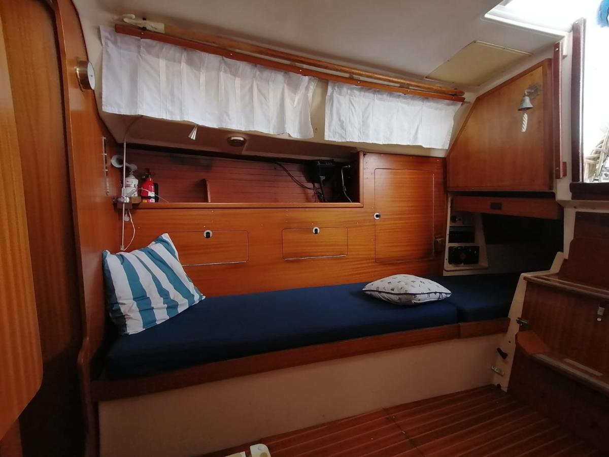 Cozy Sailboat In Barcelona!! No Showers Сан-Адриан-де-Бесос Экстерьер фото